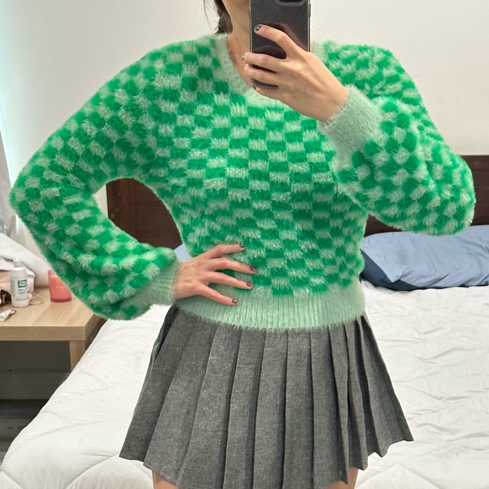Sweater - Picture 4 of 4